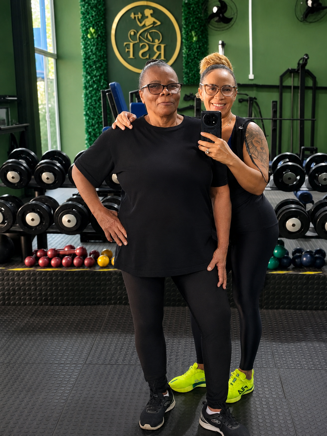 Aluno recebendo acompanhamento individualizado no Raquiel Studio Fitness